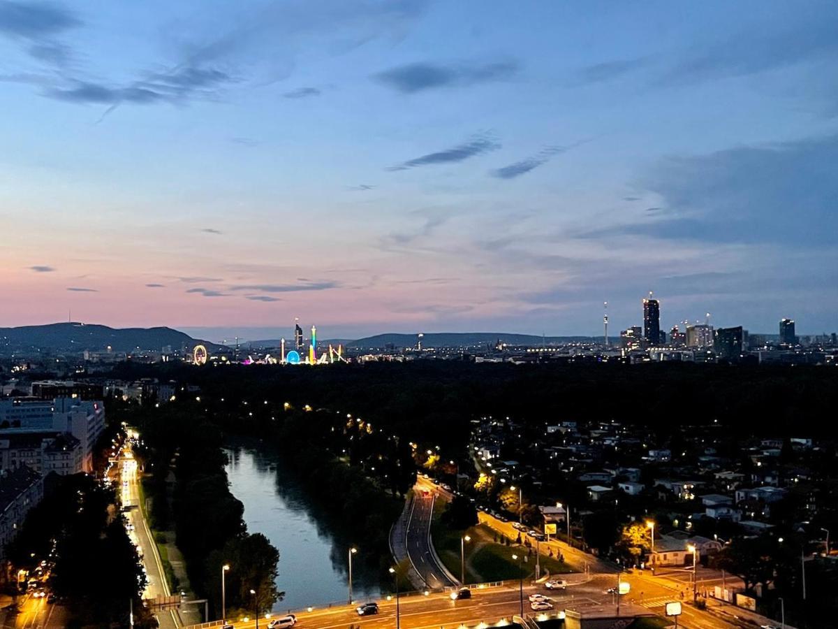 Triiiple Level 20 - Sonnenwohnen Apartment Mit Parkplatz Und Fantastischem Ausblick Viyana Dış mekan fotoğraf